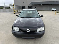 Volkswagen - 2000 - bora - personenauto - afbeelding 22 van  26