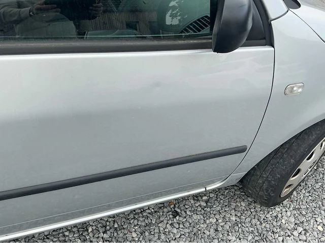 Volkswagen - 2003 - lupo - personenauto - afbeelding 7 van  26