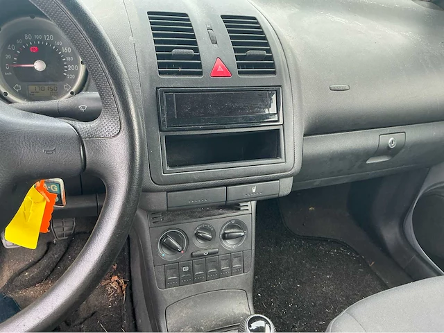 Volkswagen - 2003 - lupo - personenauto - afbeelding 10 van  26