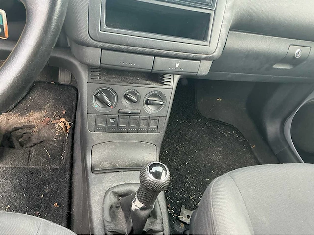 Volkswagen - 2003 - lupo - personenauto - afbeelding 16 van  26
