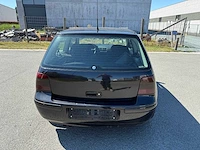 Volkswagen - 2004 - golf - 4 - personenauto - afbeelding 17 van  19