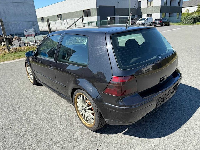 Volkswagen - 2004 - golf - 4 - personenauto - afbeelding 3 van  19