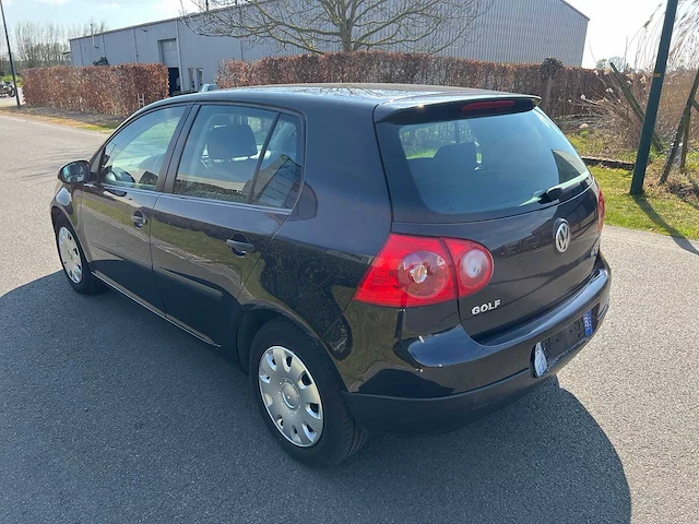 Volkswagen - 2004 - golf - personenauto - afbeelding 7 van  22