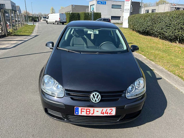 Volkswagen - 2004 - golf - personenauto - afbeelding 19 van  22