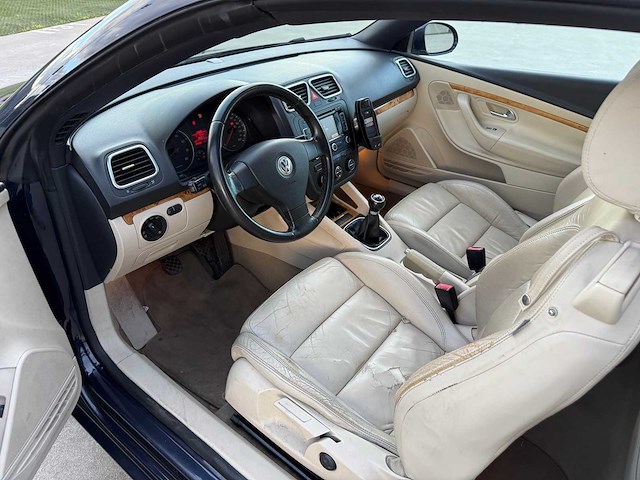 Volkswagen - 2006 - eos - cabrio - personenauto - afbeelding 18 van  29