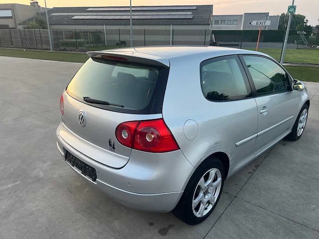Volkswagen - 2006 - golf 5 - personenauto - afbeelding 2 van  18