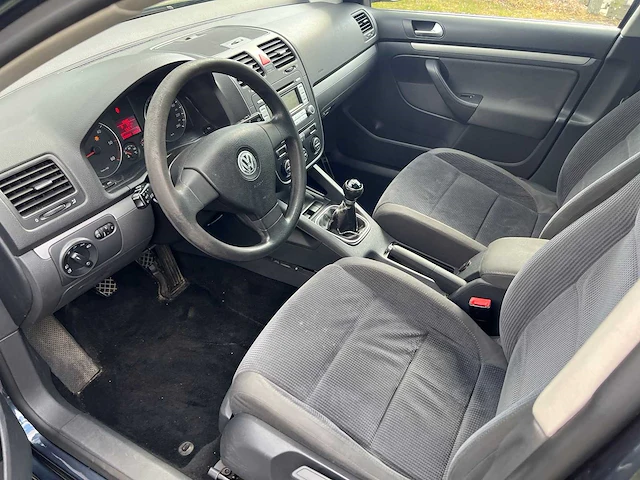 Volkswagen - 2007 - jetta - personenauto - afbeelding 18 van  30