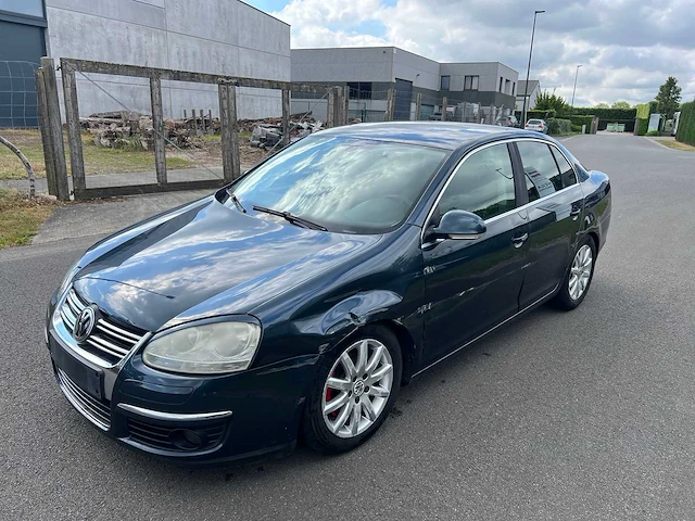 Volkswagen - 2007 - jetta - personenauto - afbeelding 12 van  30