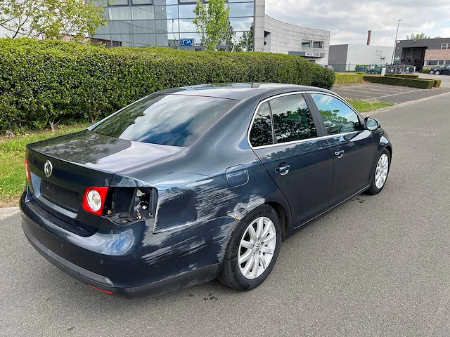 Volkswagen - 2007 - jetta - personenauto - afbeelding 28 van  30