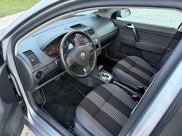 Volkswagen - 2008 - polo - personenauto - afbeelding 9 van  25