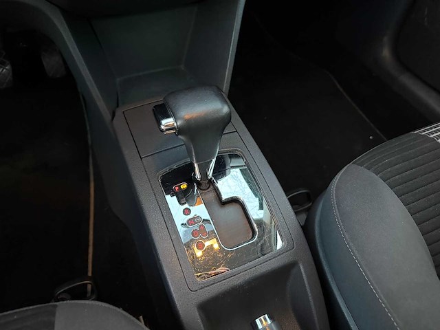 Volkswagen - 2008 - polo - personenauto - afbeelding 13 van  25