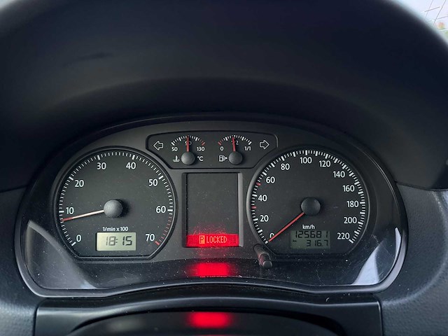 Volkswagen - 2008 - polo - personenauto - afbeelding 15 van  25