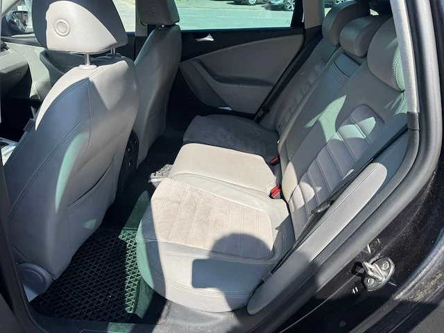 Volkswagen - 2009 - passat - personenauto - afbeelding 4 van  37