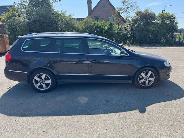 Volkswagen - 2009 - passat - personenauto - afbeelding 32 van  37
