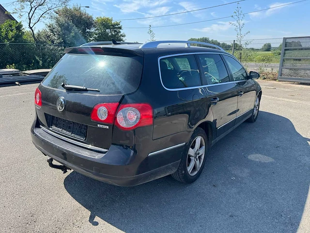 Volkswagen - 2009 - passat - personenauto - afbeelding 34 van  37