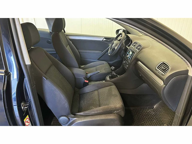 Volkswagen - 2010 - golf - personenauto - afbeelding 2 van  29