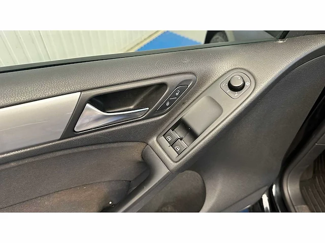 Volkswagen - 2010 - golf - personenauto - afbeelding 9 van  29
