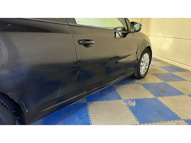 Volkswagen - 2010 - golf - personenauto - afbeelding 16 van  29