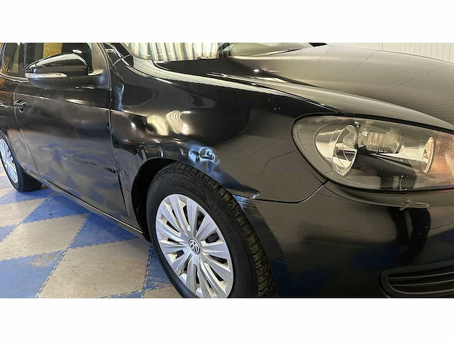 Volkswagen - 2010 - golf - personenauto - afbeelding 17 van  29
