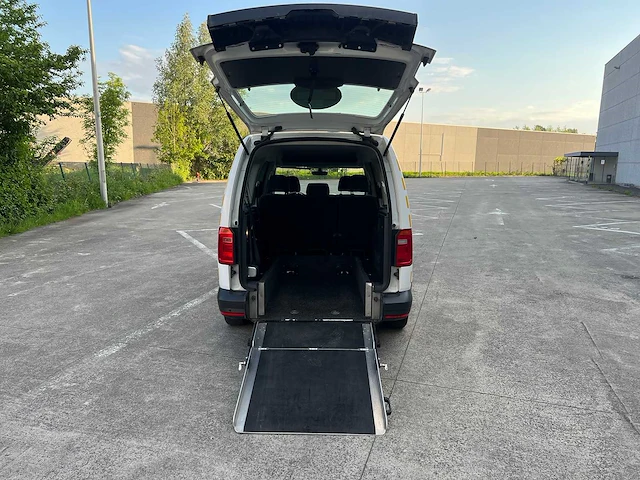 Volkswagen - 2017 - caddy - rolstoelvervoer - personenauto - afbeelding 9 van  32
