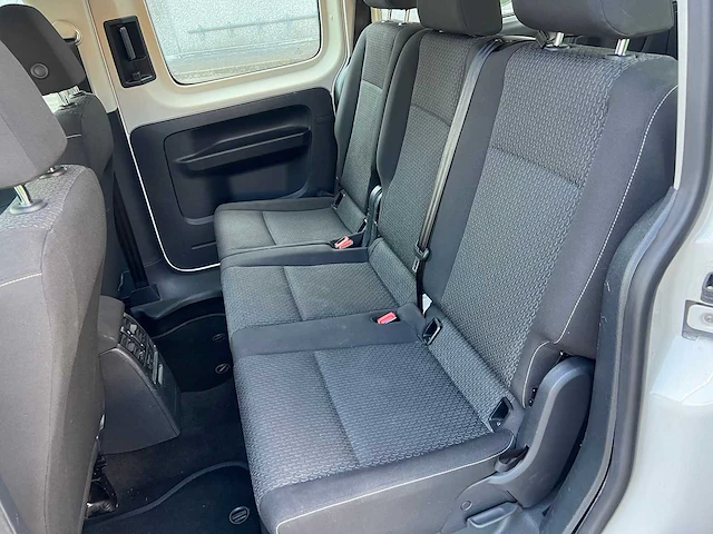 Volkswagen - 2017 - caddy - rolstoelvervoer - personenauto - afbeelding 11 van  32