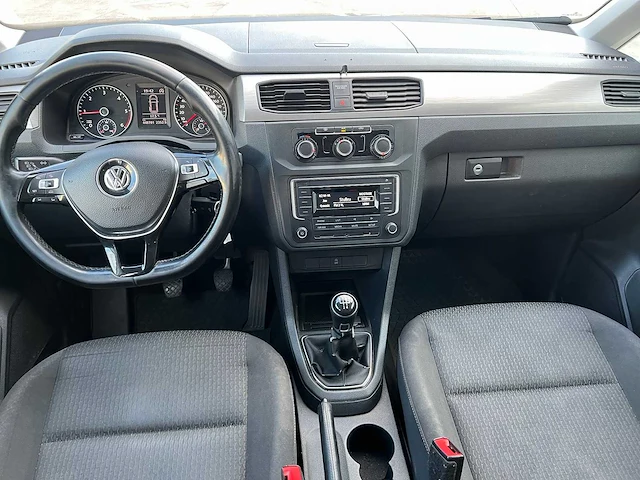 Volkswagen - 2017 - caddy - rolstoelvervoer - personenauto - afbeelding 17 van  32