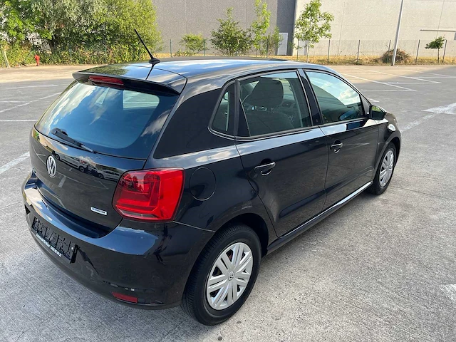 Volkswagen - 2017 - polo - personenauto - afbeelding 18 van  20