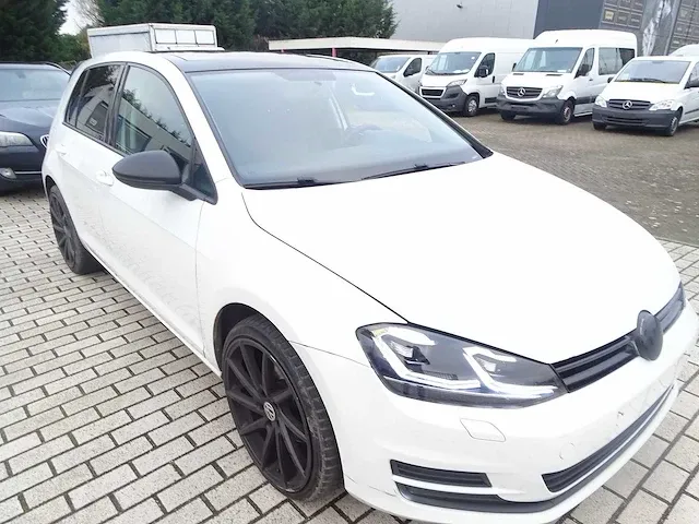 Volkswagen - golf - personenauto - afbeelding 2 van  28