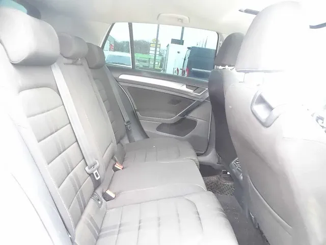 Volkswagen - golf - personenauto - afbeelding 7 van  28