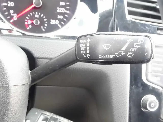 Volkswagen - golf - personenauto - afbeelding 14 van  28