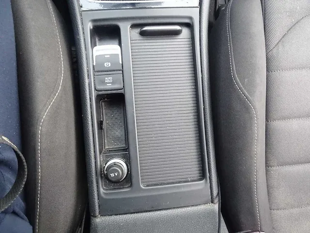 Volkswagen - golf - personenauto - afbeelding 20 van  28