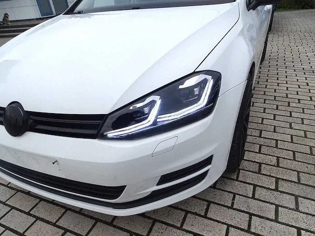 Volkswagen - golf - personenauto - afbeelding 12 van  28