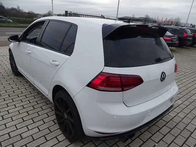 Volkswagen - golf - personenauto - afbeelding 24 van  28