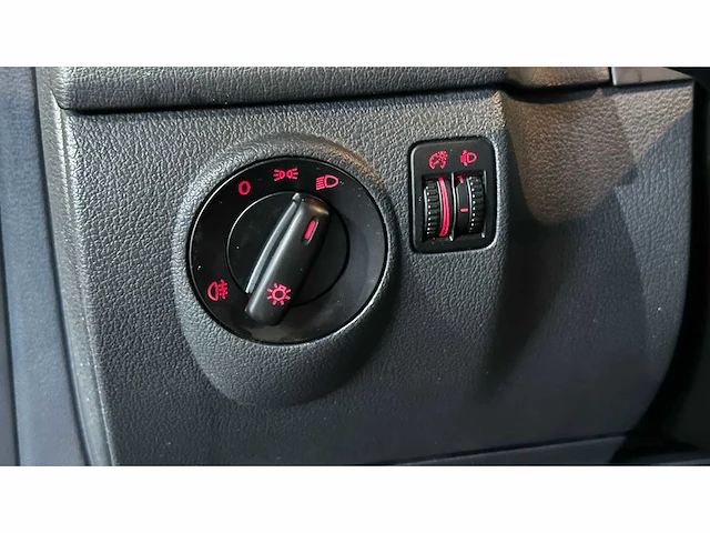 Volkswagen - golf - plus - personenauto - afbeelding 13 van  44