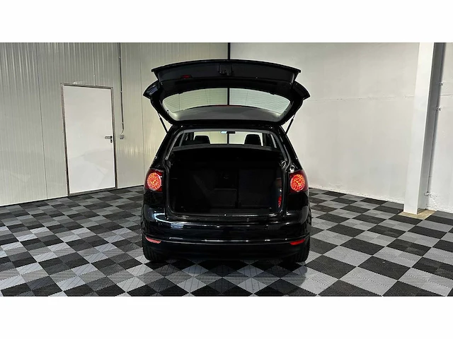 Volkswagen - golf - plus - personenauto - afbeelding 19 van  44