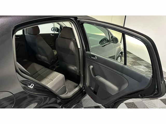 Volkswagen - golf - plus - personenauto - afbeelding 22 van  44