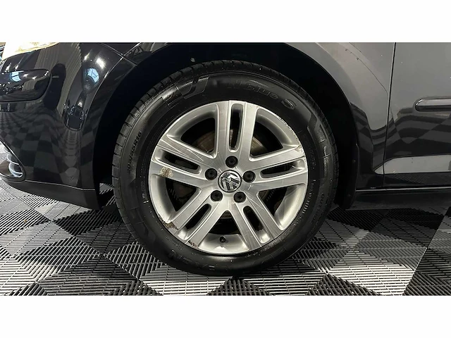 Volkswagen - golf - plus - personenauto - afbeelding 34 van  44