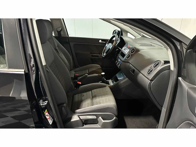Volkswagen - golf - plus - personenauto - afbeelding 40 van  44
