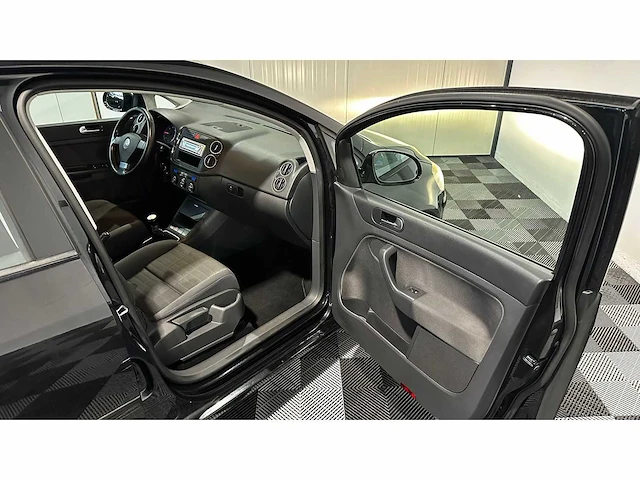 Volkswagen - golf - plus - personenauto - afbeelding 41 van  44