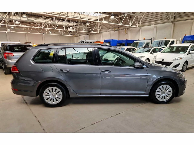 Volkswagen - golf - variant - car - 2017 - afbeelding 3 van  21