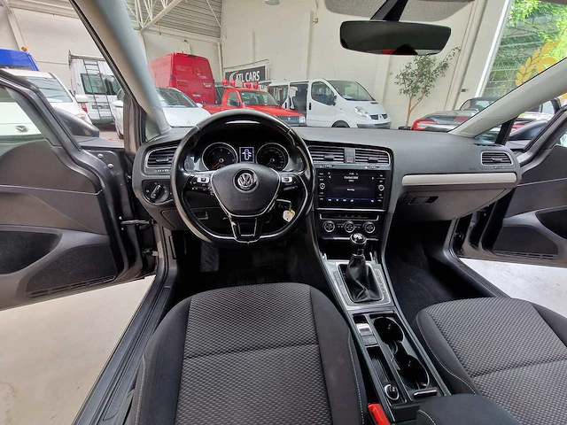 Volkswagen - golf - variant - car - 2017 - afbeelding 9 van  21