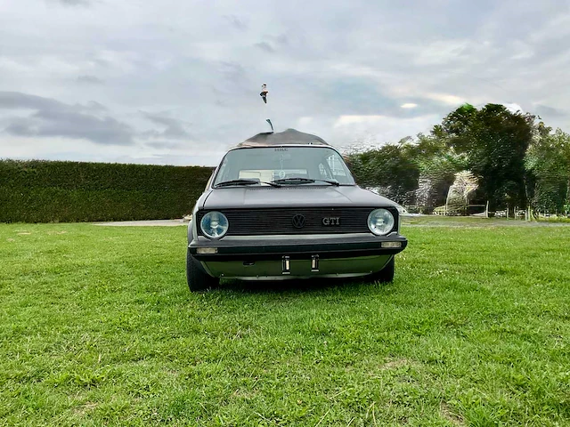 Volkswagen - golf 1 - oldtimer - afbeelding 36 van  37
