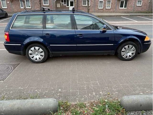 Volkswagen - passat variant - 1.9 tdi turijn - car - afbeelding 9 van  16
