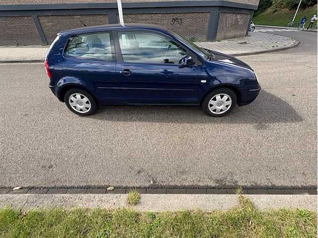 Volkswagen - polo - 1.4-16v highline - car - 2003 - afbeelding 3 van  17