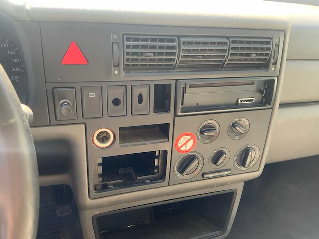 Volkswagen - t4 - transporter - fourgonnette - afbeelding 5 van  17