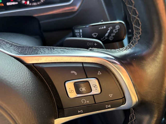 Volkswagen - tiguan - car - 2018- r-line - afbeelding 8 van  33
