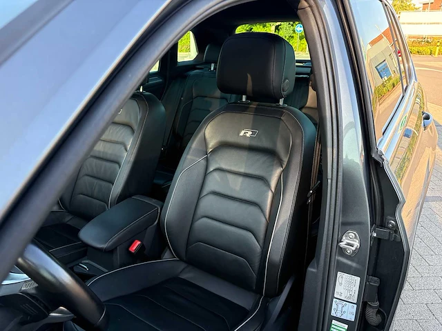 Volkswagen - tiguan - car - 2018 - afbeelding 10 van  33