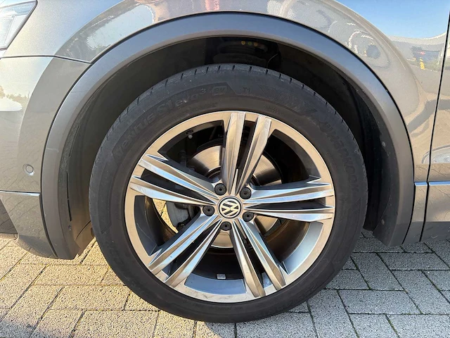 Volkswagen - tiguan - car - 2018 - afbeelding 14 van  33