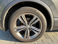 Volkswagen - tiguan - car - 2018 - afbeelding 15 van  33