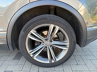 Volkswagen - tiguan - car - 2018 - afbeelding 17 van  33